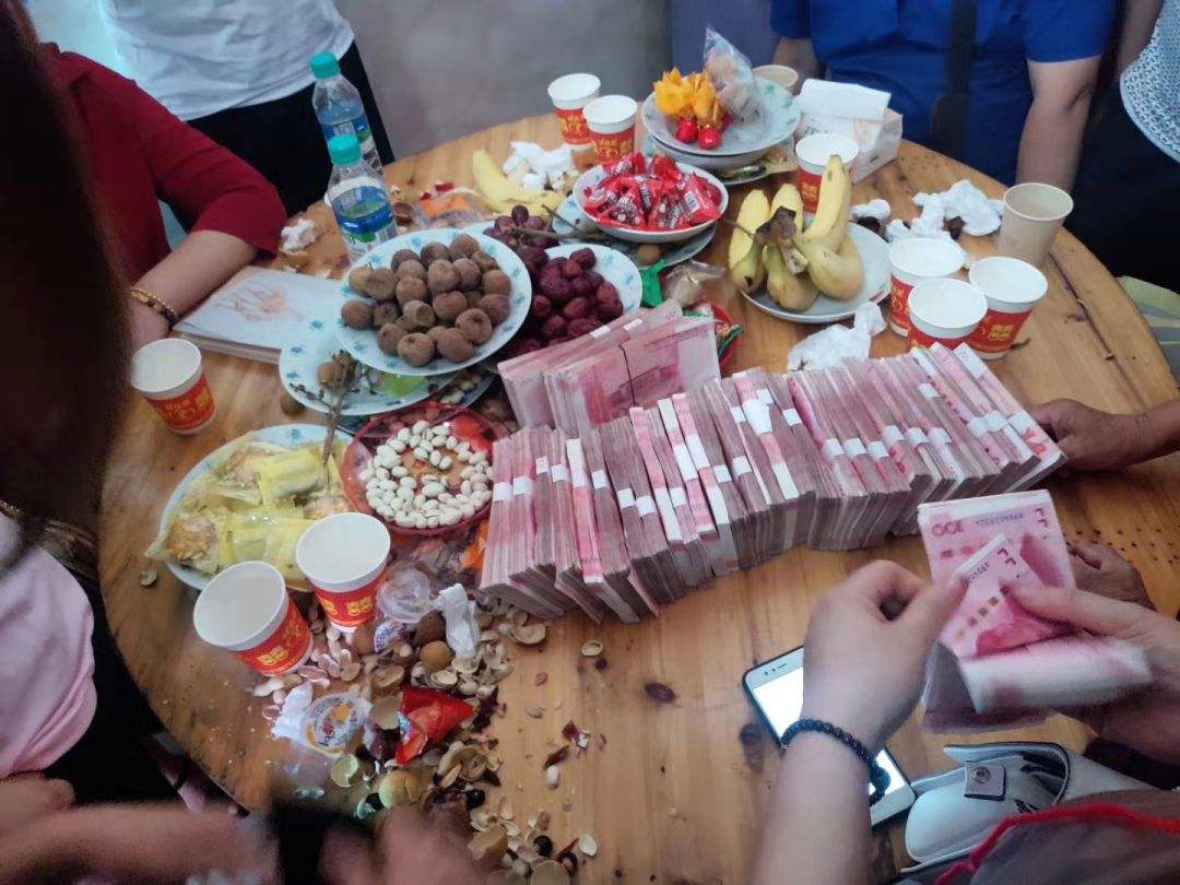 “干柴烈火”的年龄，2.4亿人毅然选择单身，婚姻已成一桩生意？